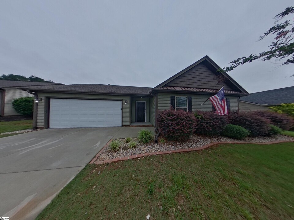 205 Terilyn Ct in Greenville, SC - Building Photo