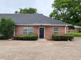 800 W Main St in Bullard, TX - Building Photo