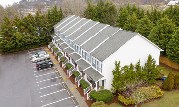 302 New Leicester Hwy in Asheville, NC - Building Photo - Building Photo