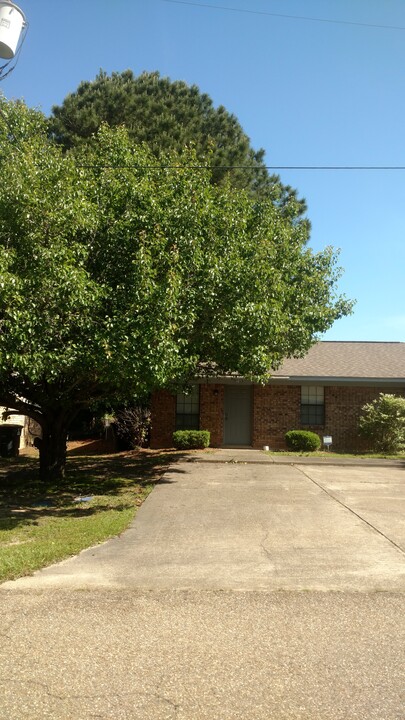 107 Debra Ln, Unit 107 in Ruston, LA - Building Photo