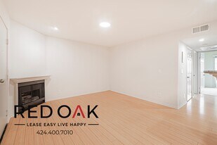 4651 Cahuenga Blvd in Los Angeles, CA - Building Photo