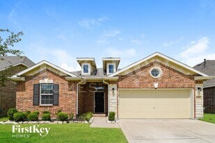 8423 Montego Bay Dr in Baytown, TX - Building Photo