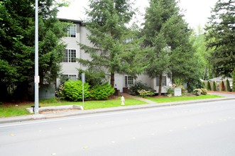 Hampstead Apartments in Issaquah, WA - Building Photo - Building Photo