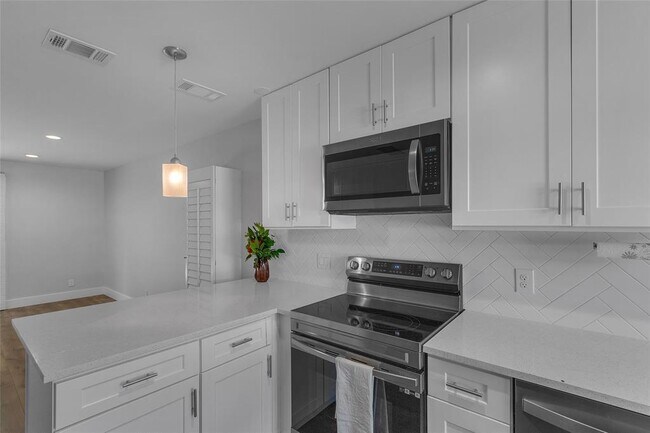 3812 Southway Dr in Austin, TX - Building Photo - Building Photo