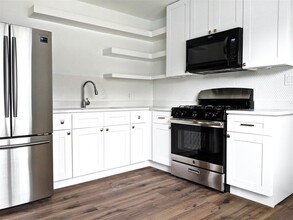 6211 Palm Cir in Austin, TX - Building Photo - Building Photo