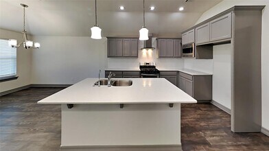 9437 NW 87th St in Yukon, OK - Building Photo - Building Photo