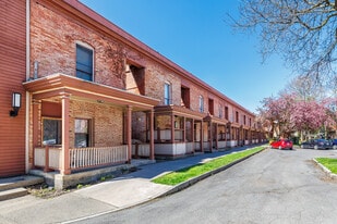 Greenway Place in Syracuse, NY - Building Photo