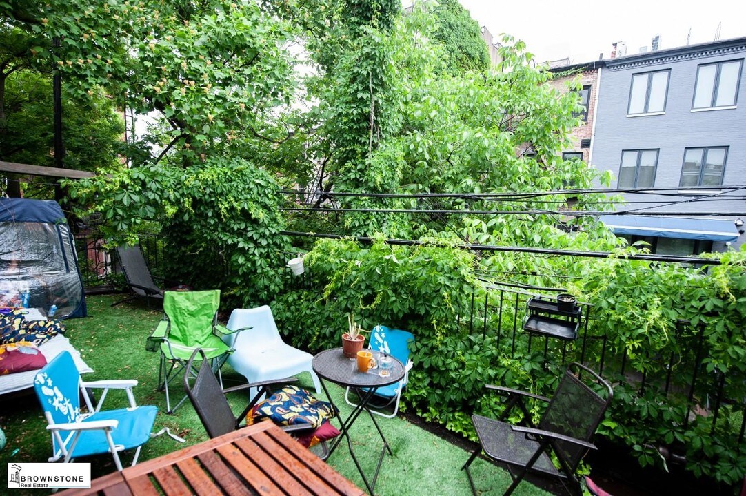 123 Carroll St-Unit -2-C in Brooklyn, NY - Building Photo
