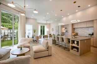 126 Sunset Cove Ln in Palm Beach Gardens, FL - Building Photo