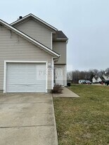 101 NE Dogwood in Oak Grove, MO - Building Photo