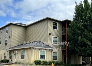 523 Catron St N in Monmouth, OR - Building Photo - Building Photo