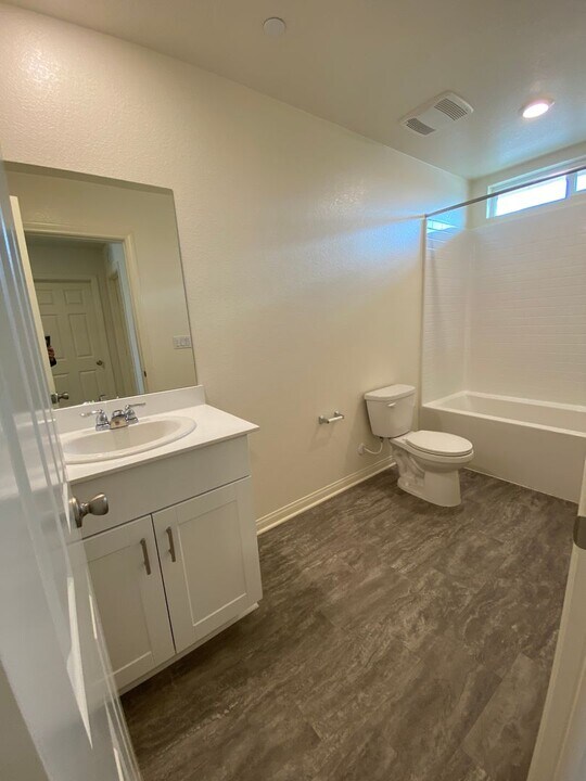 492 Jasmine Way in Perris, CA - Building Photo