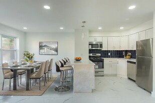 500 Adams Ln in North Brunswick, NJ - Building Photo