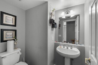26426 Cardinal Dr in Santa Clarita, CA - Building Photo - Building Photo
