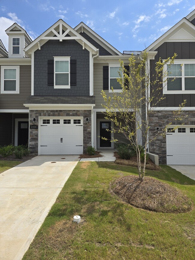 property at 2004 Highland Park Dr