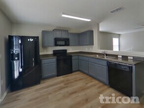 6323 Cougar Village in San Antonio, TX - Building Photo - Building Photo