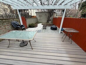 1328 W Lombard St in Baltimore, MD - Foto de edificio - Building Photo