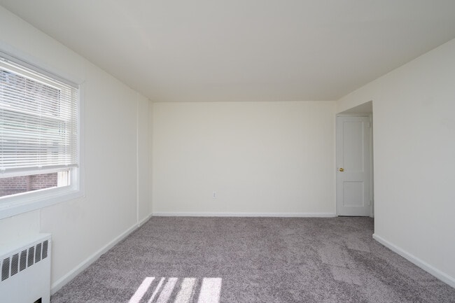 Penzel Manor Apartments in Upper Darby, PA - Foto de edificio - Building Photo