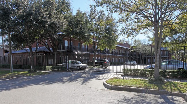 Yale Street Lofts in Houston, TX - Building Photo - Building Photo