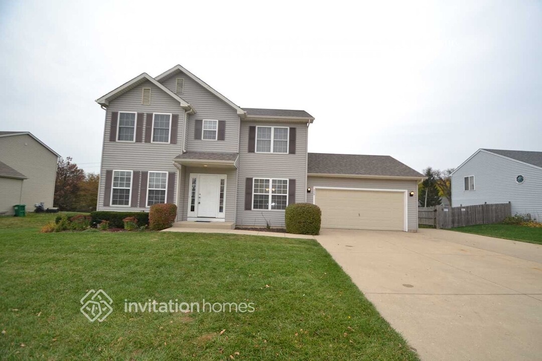 958 Donnelly Pl in McHenry, IL - Foto de edificio