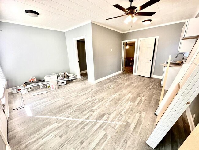 property at 2948 Shelby St