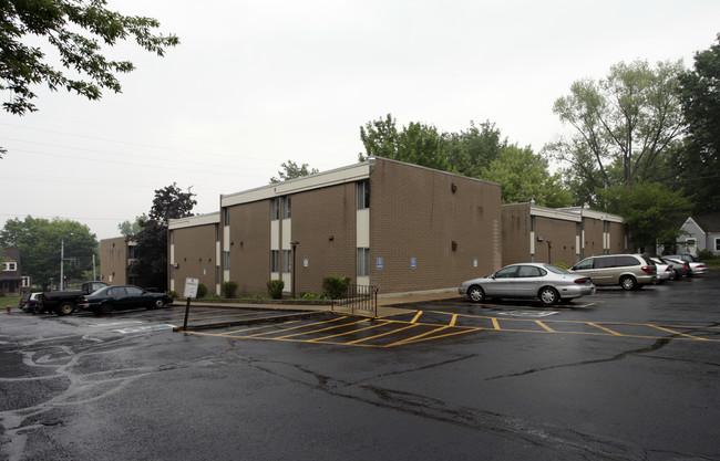 Kentway Independent Senior Living 55+ in Kent, OH - Building Photo - Building Photo