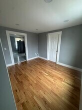 478 Shelton Ave, Unit 2 in Hamden, CT - Foto de edificio - Building Photo