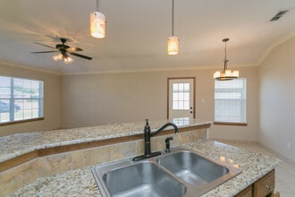 16120 Rolling Meadows Dr in Lindale, TX - Building Photo - Building Photo