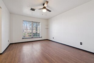 1420 NE 8th St in Oklahoma City, OK - Building Photo