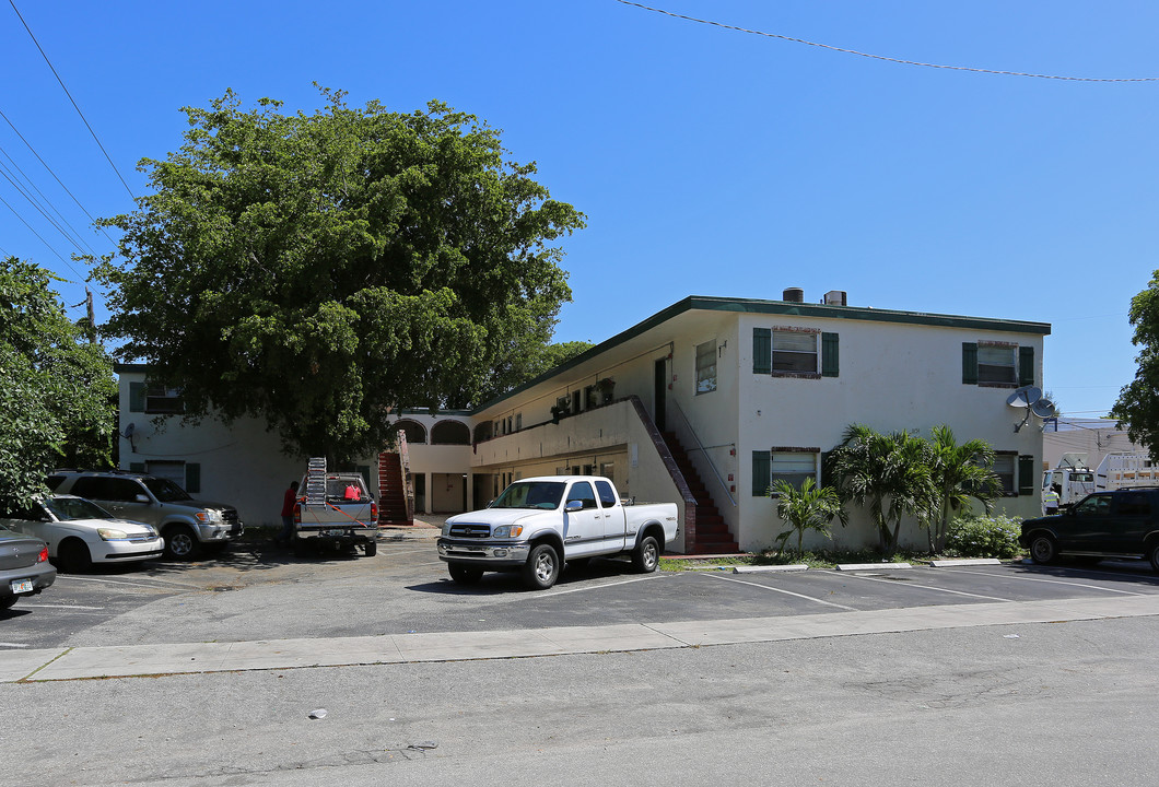 1151 NE 16th Court in Fort Lauderdale, FL - Building Photo