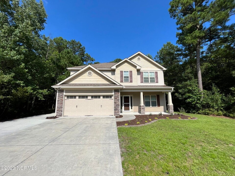 112 Navy Blue Dr in Jacksonville, NC - Building Photo