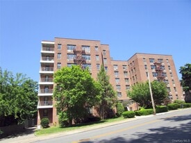123 Valentine Ln in Yonkers, NY - Building Photo