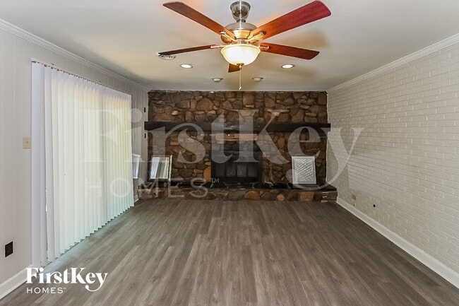 1325 Wilbec Rd in Memphis, TN - Building Photo - Building Photo