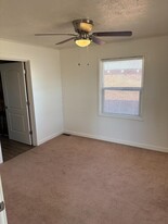 411 Opal St in Kemmerer, WY - Building Photo