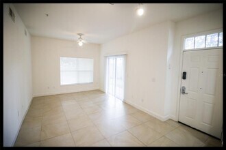 2250 San Vital Dr-Unit -102 in Kissimmee, FL - Building Photo - Building Photo