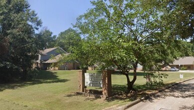 1303 Martin Luther King Dr in Jefferson, TX - Building Photo - Building Photo