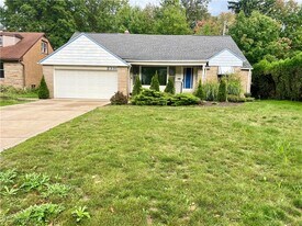 2331 Milton Rd in University Heights, OH - Building Photo