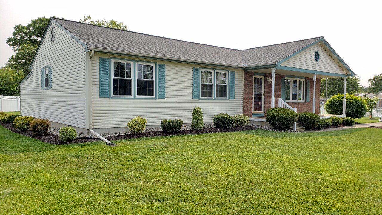 2 Tudor St in Egg Harbor Township, NJ - Building Photo