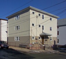 266 Wade St in Fall River, MA - Building Photo