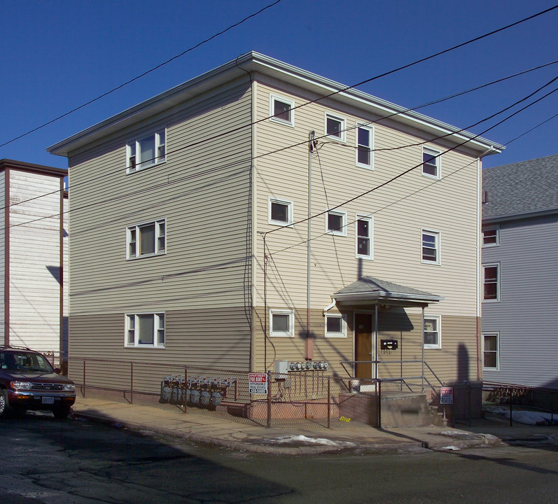 266 Wade St in Fall River, MA - Foto de edificio