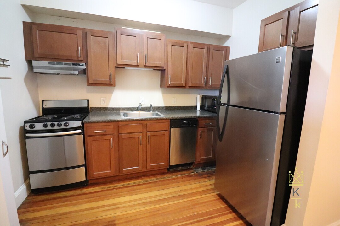 181 Winthrop Rd in Brookline, MA - Building Photo