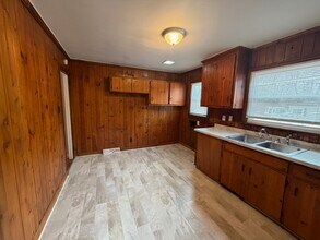 1101 Easton Rd in Greensboro, NC - Foto de edificio - Building Photo