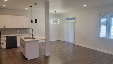 18201 E 8th Ave in Spokane Valley, WA - Building Photo - Building Photo