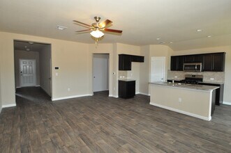 10905 Mule Train Dr in Austin, TX - Building Photo - Building Photo