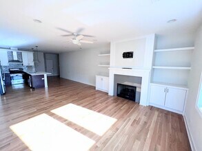 3203 N Ridgeway Ave, Unit 3 in Chicago, IL - Building Photo - Building Photo