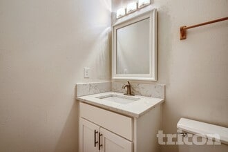 13911 SE Alimaria Dr in Clackamas, OR - Building Photo - Building Photo