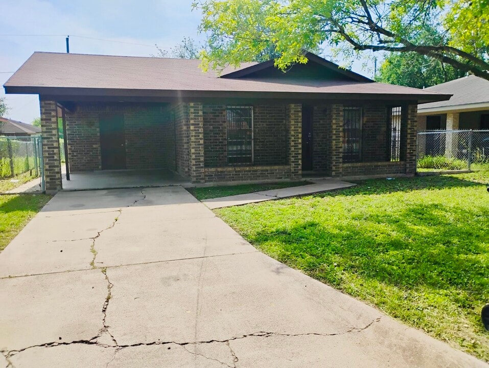 1917 S 36th St in McAllen, TX - Building Photo