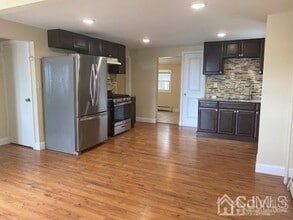 3 Christopher St in Sayreville, NJ - Building Photo - Building Photo