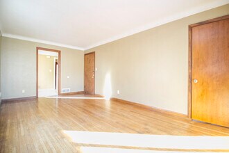 3941 Torrance Dr, Unit #4 in Toledo, OH - Building Photo - Building Photo