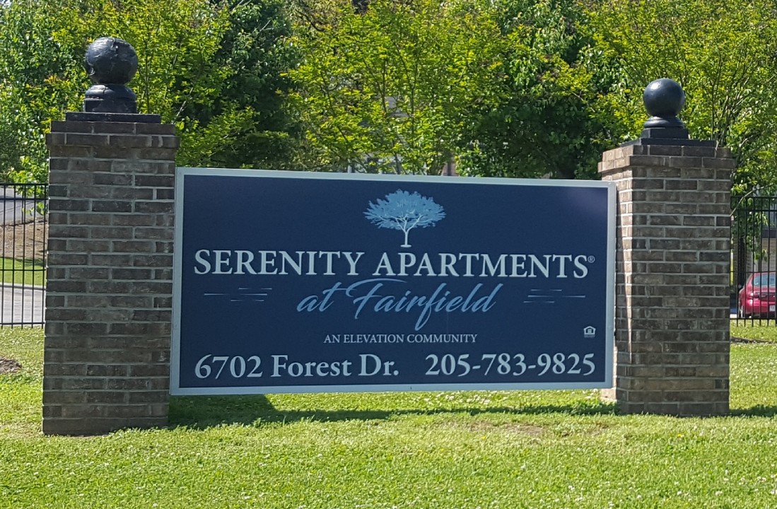 210 at Fairfield in Fairfield, AL - Foto de edificio